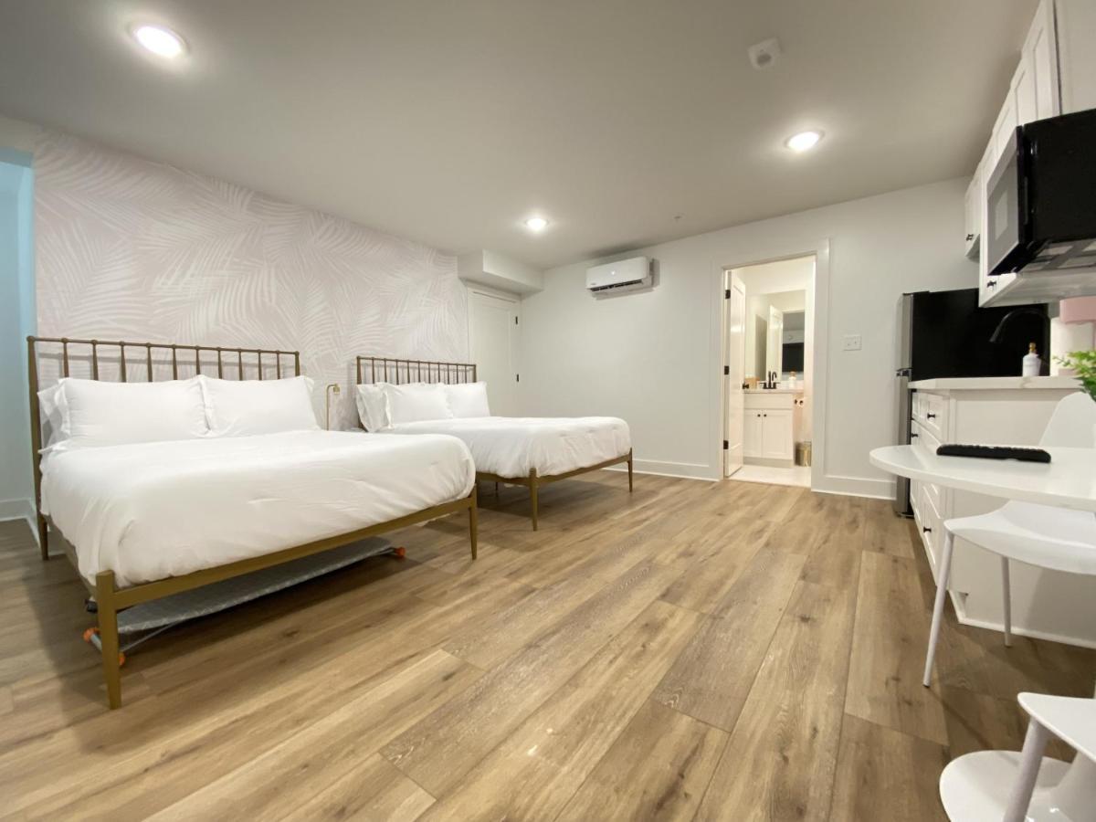 Tropical Springs Studio Apartment Two Queen Beds غالفيستون، تكساس المظهر الخارجي الصورة